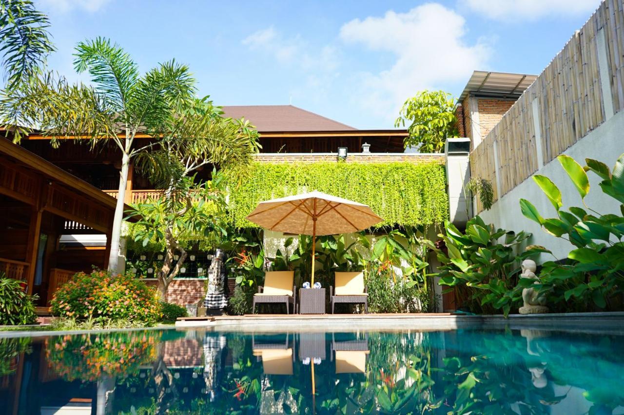 La'Villaris Hotel & Resto Kuta  エクステリア 写真